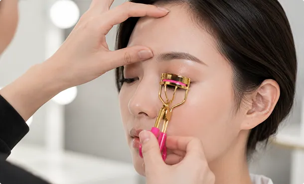 eyelash-curler-suitable-for-most-eye-shapes-applications