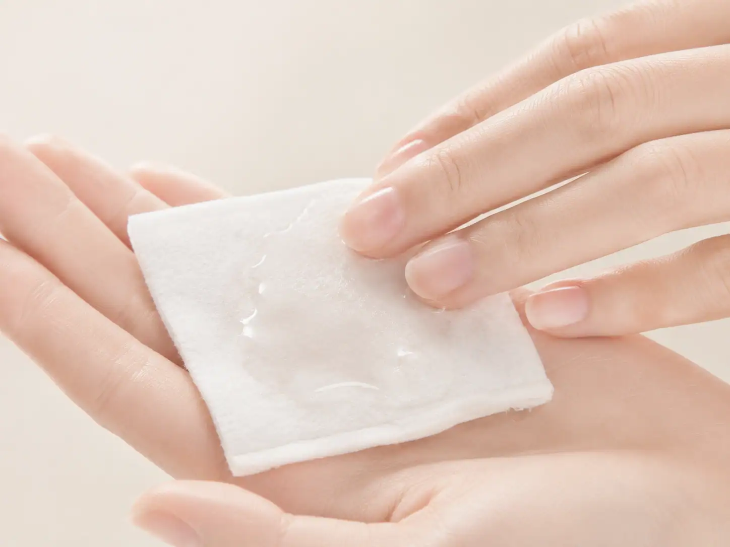 gentle-makeup-remover-effectively-dissolves-makeup-instructions