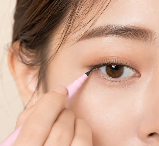 waterproof-eyeliner-defines-eyes-with-precision-instructions