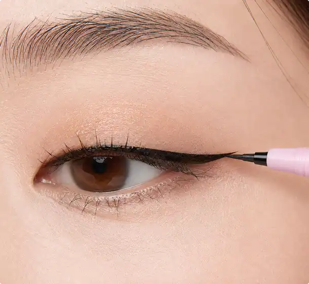 waterproof-eyeliner-defines-eyes-with-precision-instructions